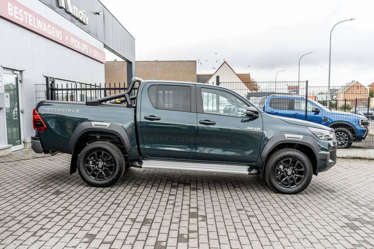 Toyota Hilux 2.8 D4D MHEV Invincible - Trekhaak / Roll cover - 52.000 excl — foto 2 van 15