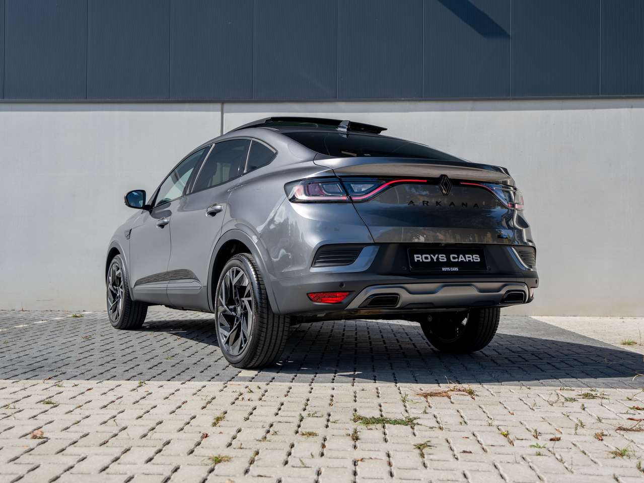 Renault Arkana Arkana E-TECH 1.6i Alpine Edition FULL-OPTION - PANORAMA/CAMERA/ADAP CRUISE CONTROL/KEYLESS/BOSE SOUND SYSTEEM/LED — foto 8 van 24