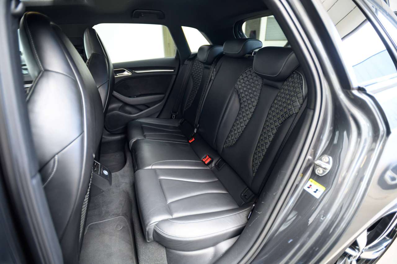 Audi RS3 Sportback 2.5 TFSI | GARANTIE | PANO | KUIPSTOELEN — foto 17 van 25