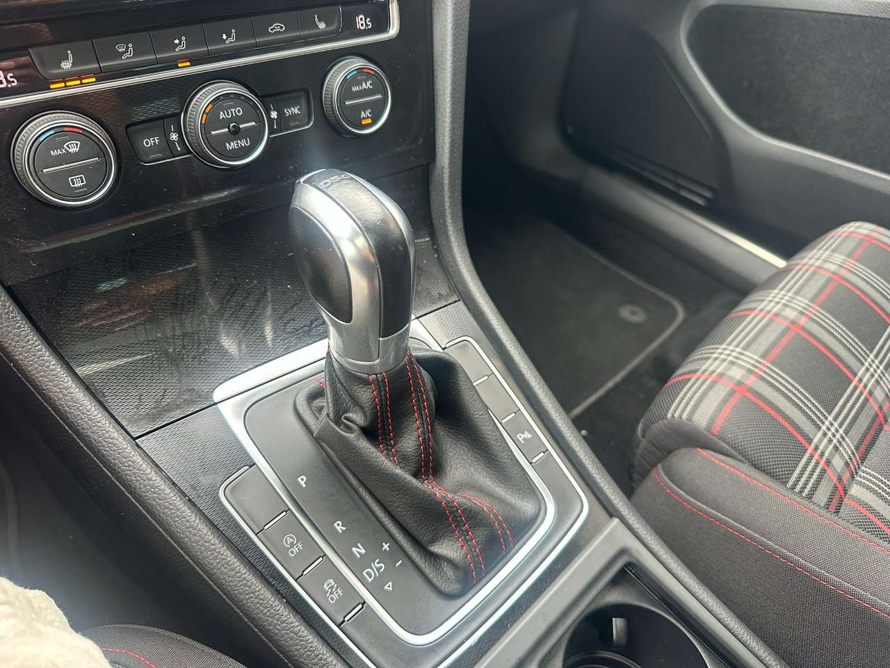 Volkswagen Golf GTI 20 GTI DSG Performance 19999 euro = Prix marchand — foto 10 van 13