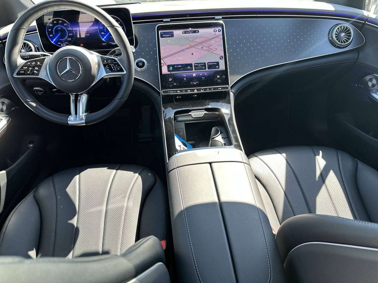 Mercedes-Benz EQE 300 AMG PANO DAK PREMIUM PLUS NP 102.432 EURO !!! — foto 14 van 19