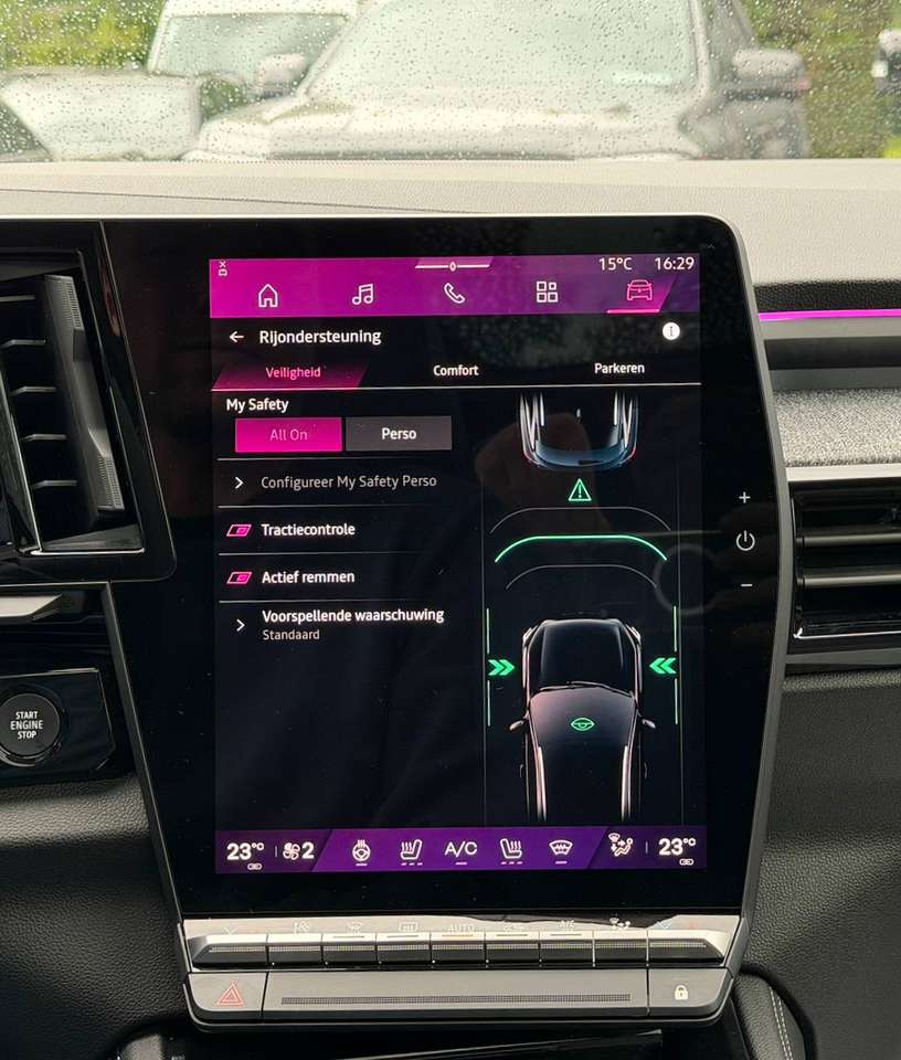 Renault Austral MHEV TECHNO FACELIFT 20" PANO CAMERA APPLE CARPLAY — foto 14 van 17
