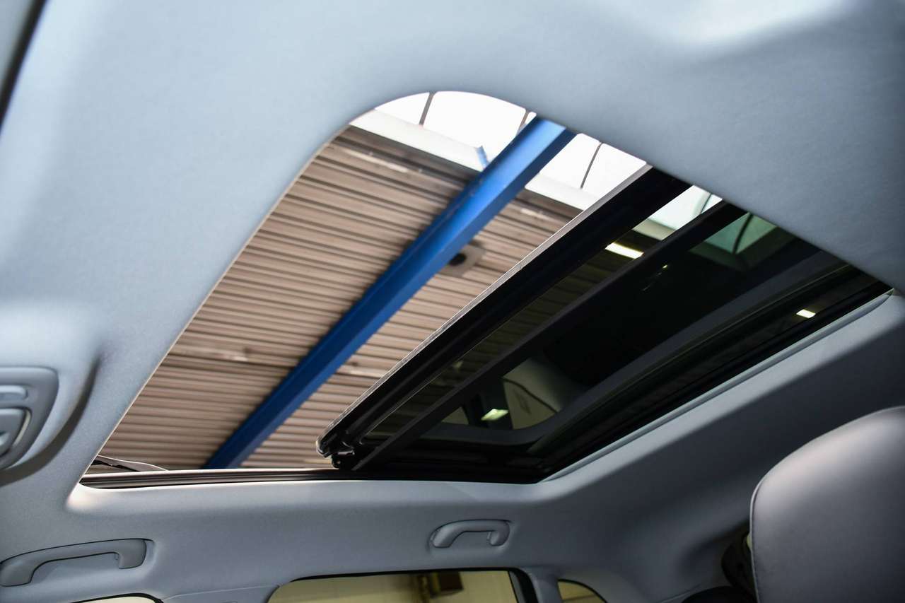 MG ZS ZS 1.5i HEV Hybride+ Luxury - OPEN PANO-DAK / LEDER / NAVIGATIE / CAMERA / ACC / SMARTLINK / BLIS — foto 6 van 23