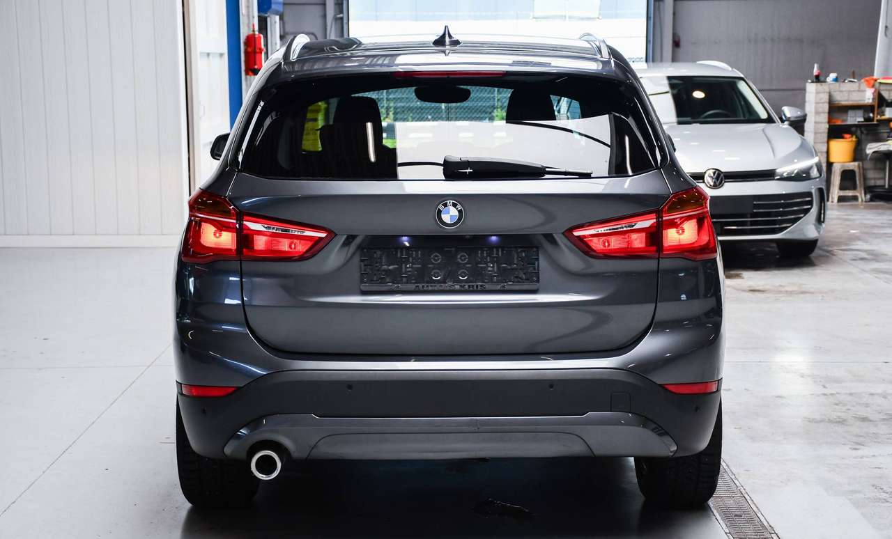 BMW X1 X1 1.5iA sDrive18i Automaat - LEDER / NAVIGATIE / CAMERA / PDC / CC — foto 5 van 18