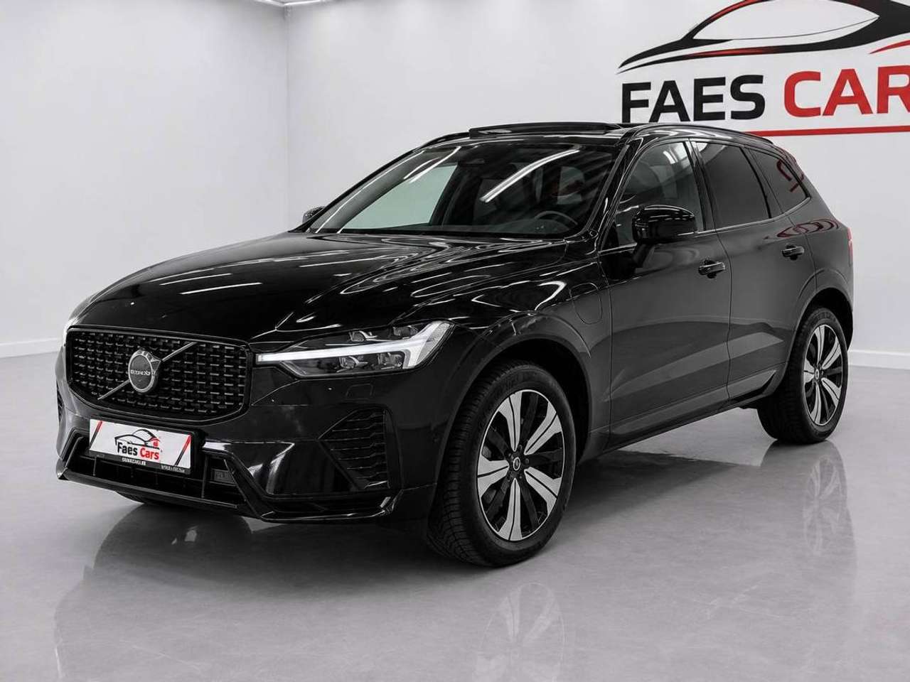 Volvo XC60 XC60 2.0 T8 PHEV AWD Plus Dark (335kW) — foto 3 van 15