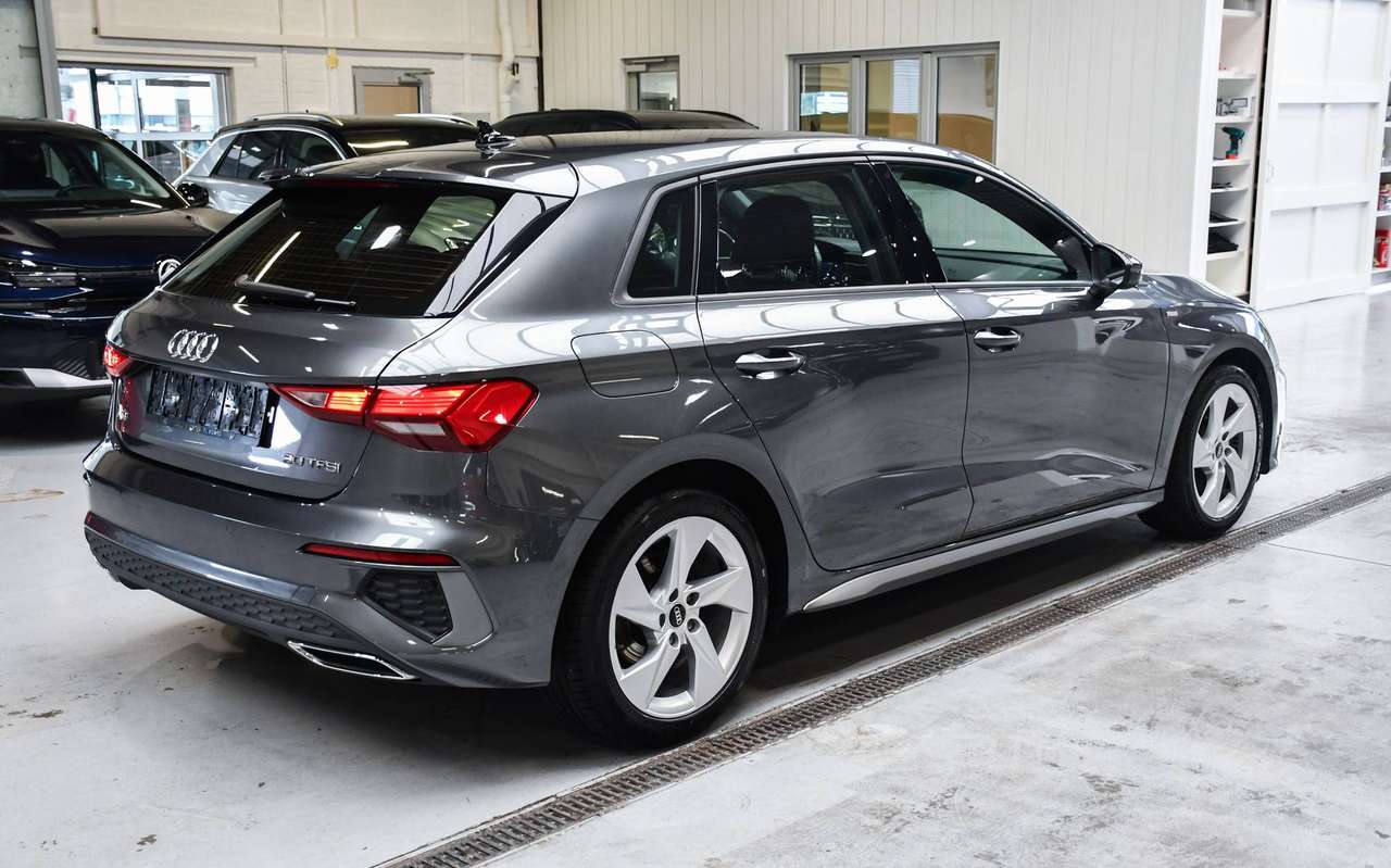 Audi A3 A3 Sportback 30 TFSI S line - NAVIGATIE / SMARTLINK / PDC / CC — foto 3 van 19