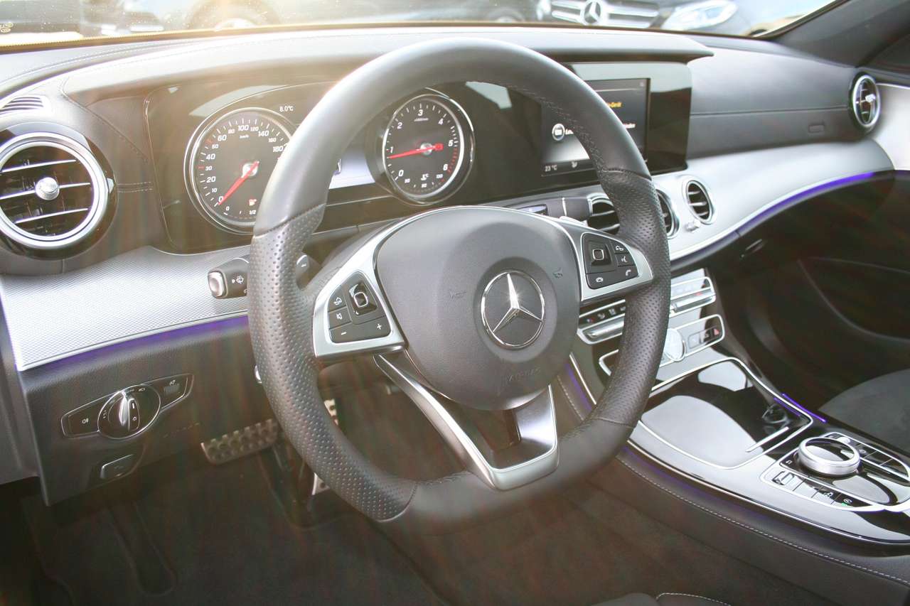 Mercedes-Benz E 220 d AMG Pano dak navigatie LED camera — foto 7 van 9