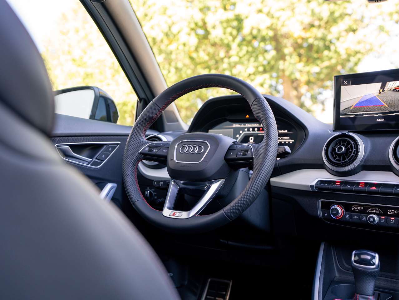 Audi SQ2 SQ2 - PANO/CAMERA/KEYLESS/MATRIX LED/APPLE CARPLAY/ACC/ZETELVERWARMING/ELEKTRISCHE KOFFER/GARANTIE 09.2029 — foto 12 van 21