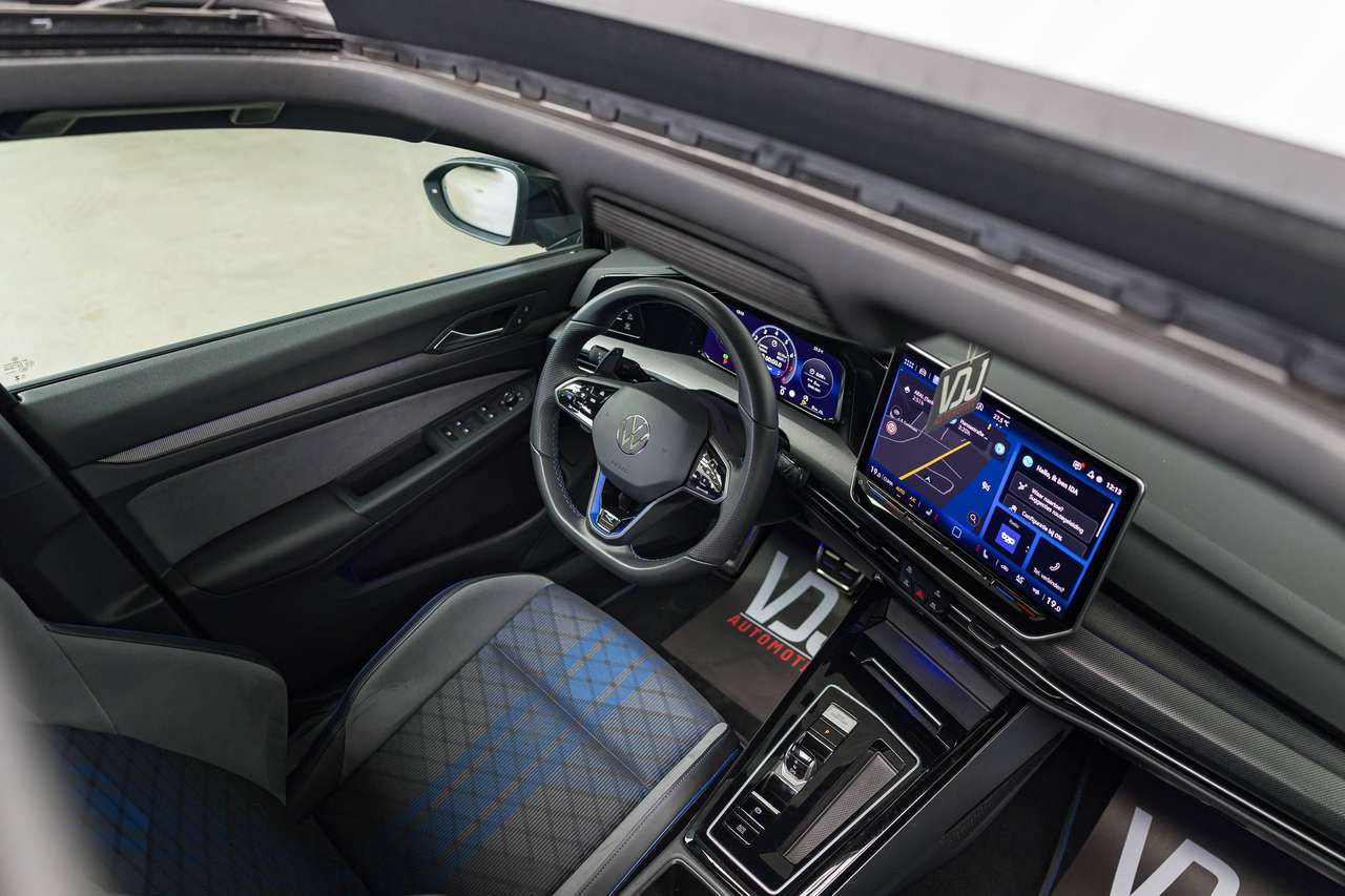 Volkswagen Golf R 4-MOTION|BLACK EDITION|AKRAPOVIC|PANO|ALCANTARA|ZETELVERW.|SFEERVERL.|IQLIGHTS|GARANTIE|ACC|LA|CAMERA| — foto 23 van 25