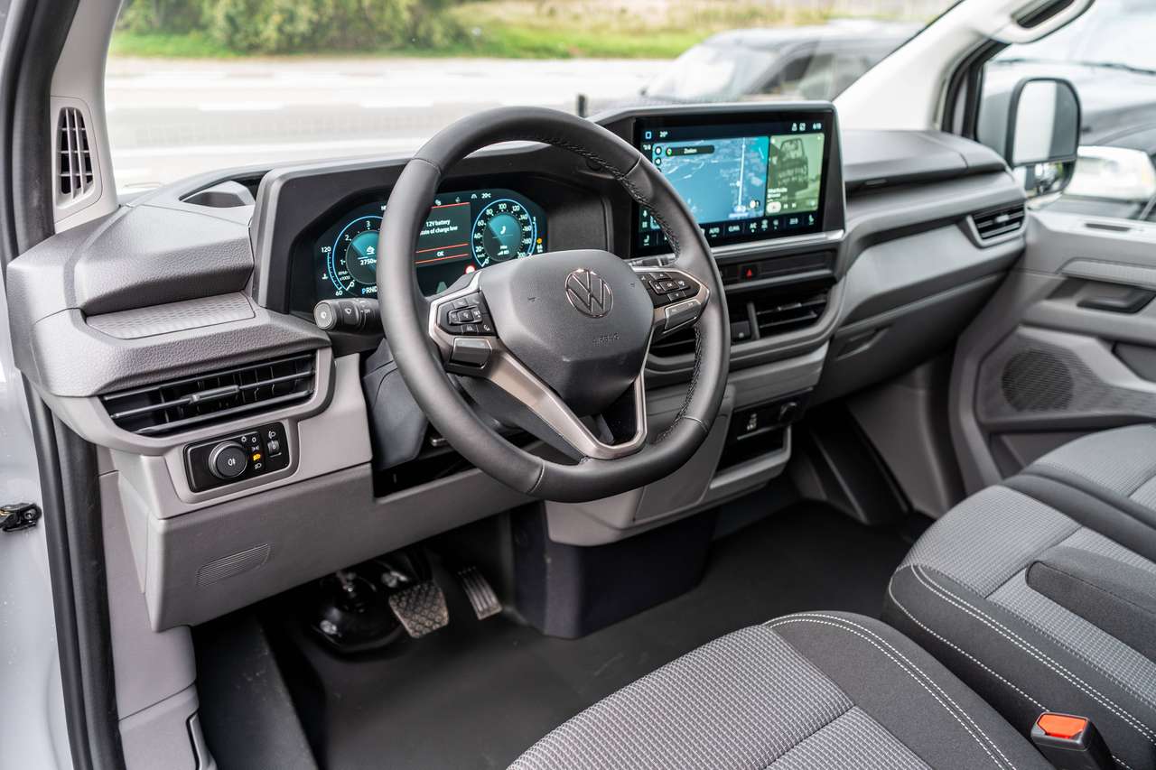 Volkswagen T7 Transporter 2.0TDi L2 Automaat - Adaptive cruise control / Zetelverwarming - 36.000ex — foto 7 van 15