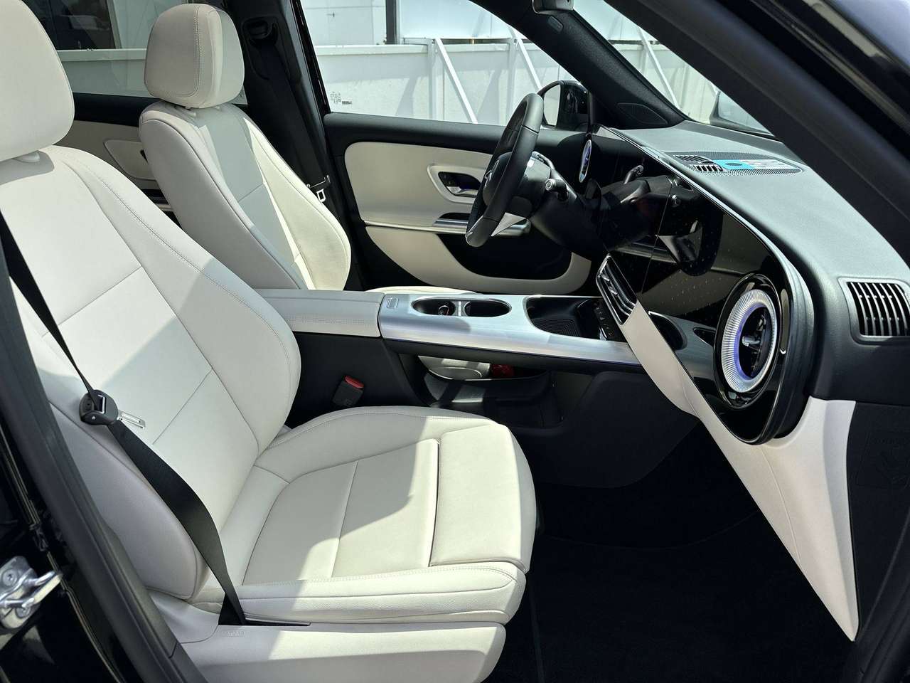 Mercedes-Benz GLB 250 + Electric Pano dak Leder Memory Nightpakket — foto 19 van 19