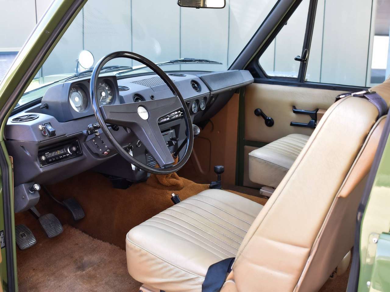 Land Rover Range Rover Classic V8 / Warwick Green / Restored / Suffix D — foto 7 van 19
