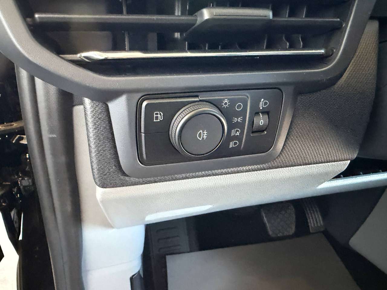 Ford Tourneo Custom TITANIUM X PHEV NIEUW 8ZIT — foto 21 van 21