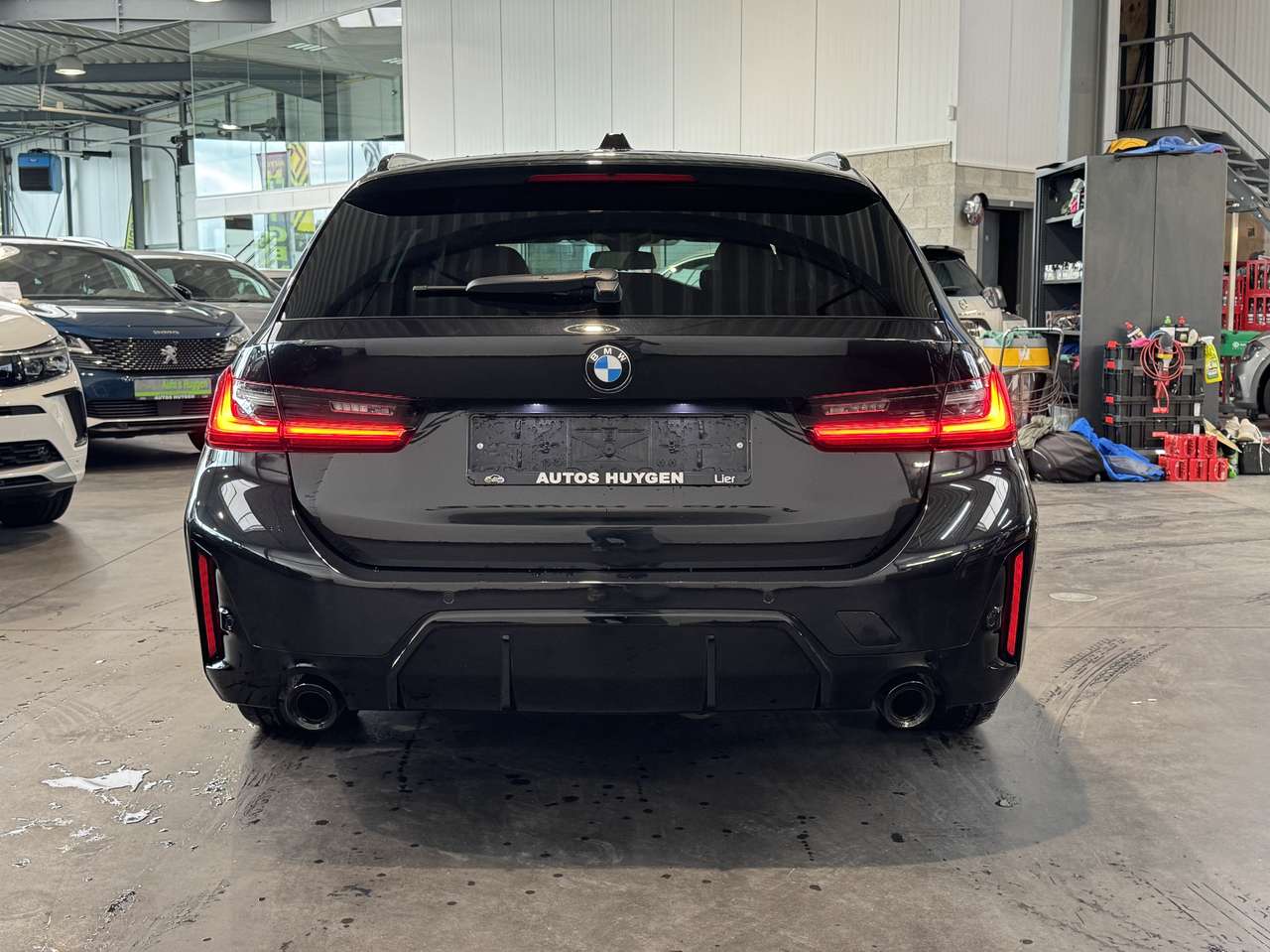 BMW 320 i Touring M-Sport — foto 4 van 20
