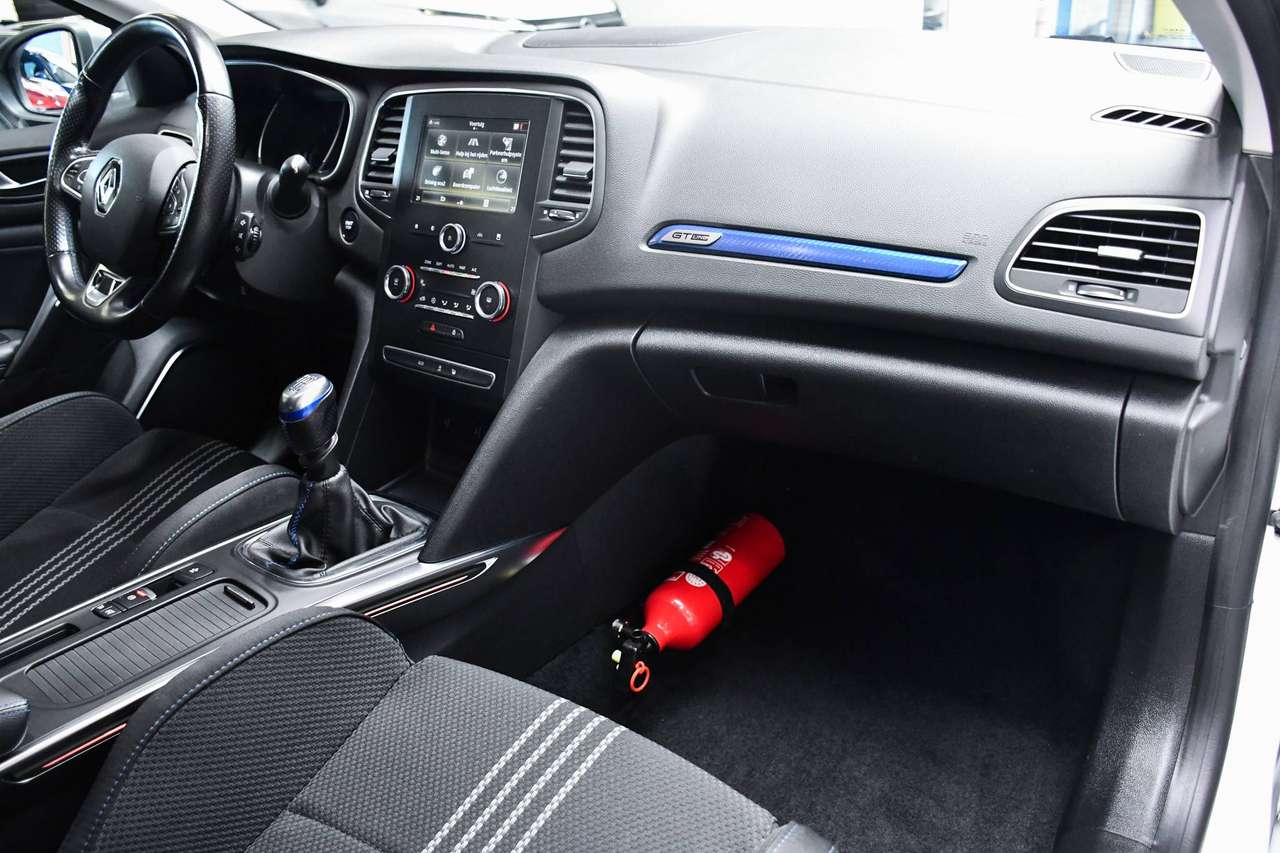 Renault Megane Megane 1.33 TCe GT-Line - NAVIGATIE / TREKHAAK / OPEN DAK / CAMERA / CAMERA / SMARTLINK / PDC / CC — foto 8 van 20