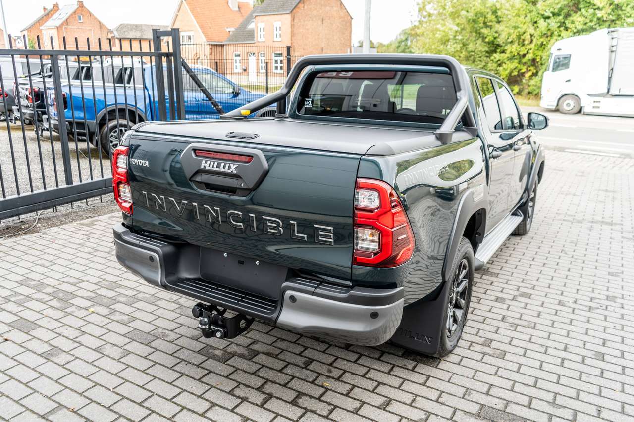 Toyota Hilux 2.8 D4D MHEV Invincible - Trekhaak / Roll cover - 52.000 excl — foto 5 van 15