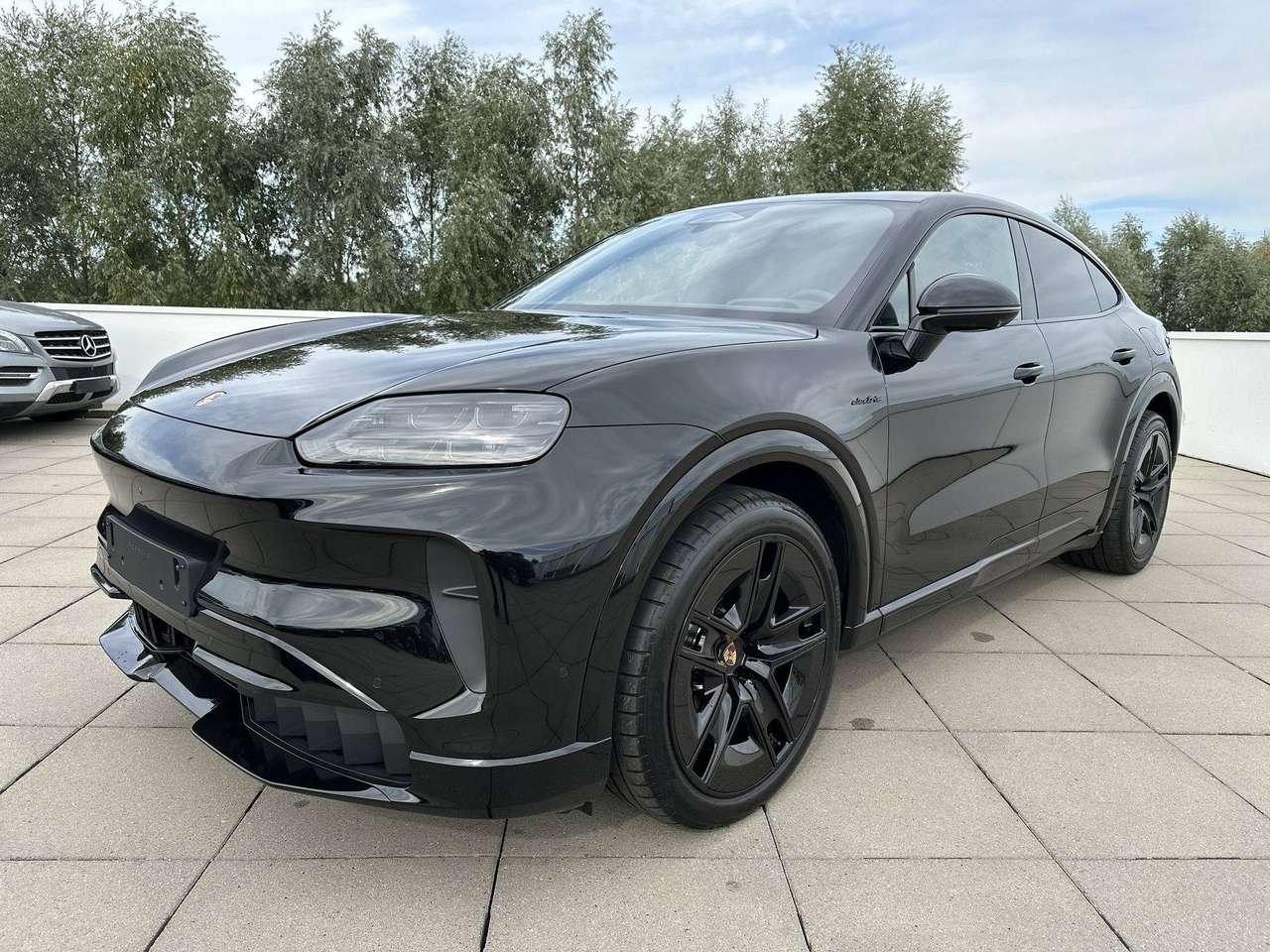 Porsche Cayenne Coupe ELECTRIC Trekhaak  adaptive Sportdesign 22" — foto 2 van 19