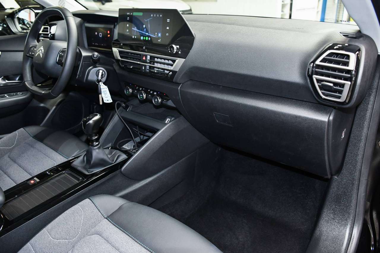 Citroen C4 C4 1.2 PureTech Feel - NAVIGATIE VIA SMARTLINK / CAMERA / PDC / CC / AIRCO — foto 7 van 17