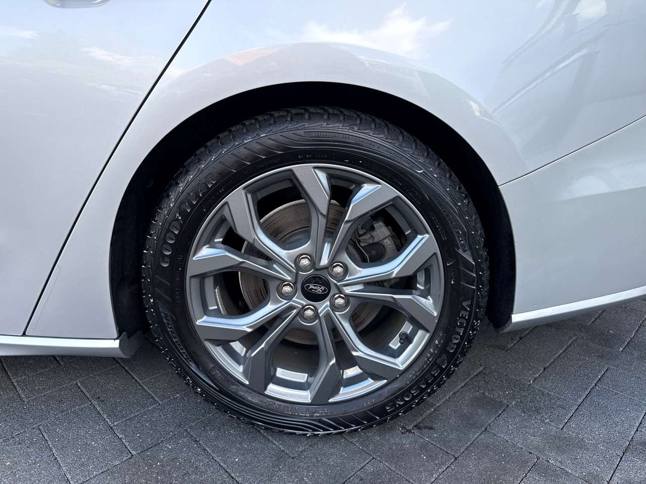 Ford Focus 1.0 EcoBoost MHEV ST-Line Design Black Pack 64000km — foto 7 van 17