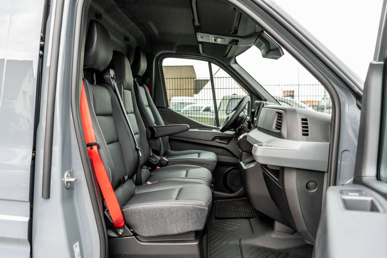 Renault Master 2.0dCi L2H2 - Automaat - Navigatie - 34.700excl — foto 10 van 17