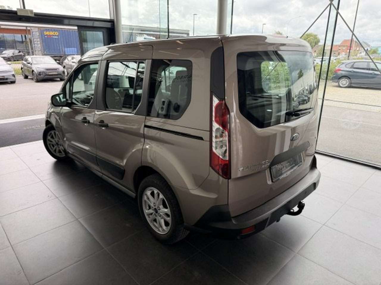 Ford Tourneo Connect TITANIUM BENZINE NAVIGATIE — foto 4 van 24