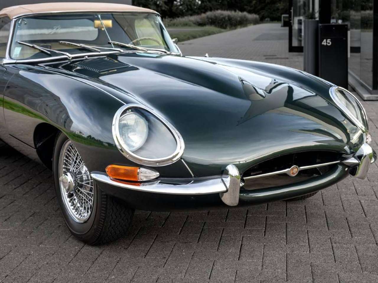 Jaguar E-Type 4.2 Cabrio — foto 12 van 25