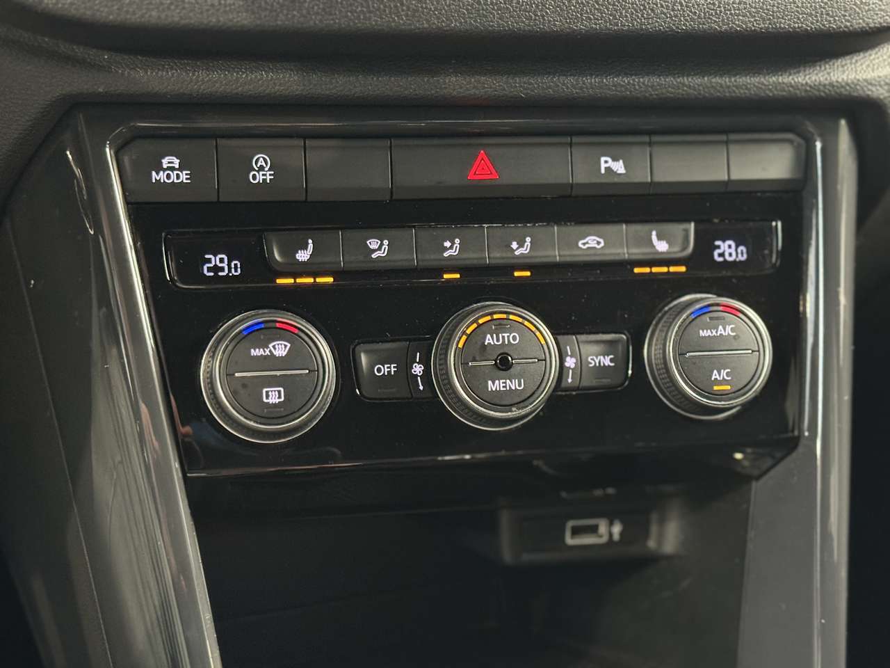 Volkswagen T-Roc 1.5 TSI R-Line DSG/Automaat — foto 15 van 17