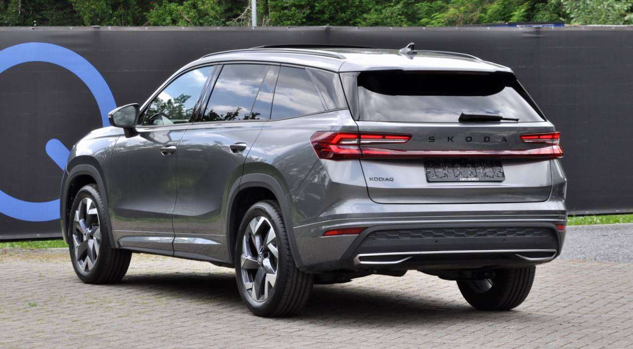 Skoda Kodiaq MHEV SPORTLINE PANO CANTON CAMERA CARPLAY SFEERVERLICHTING MEMORY SEATS — foto 3 van 19