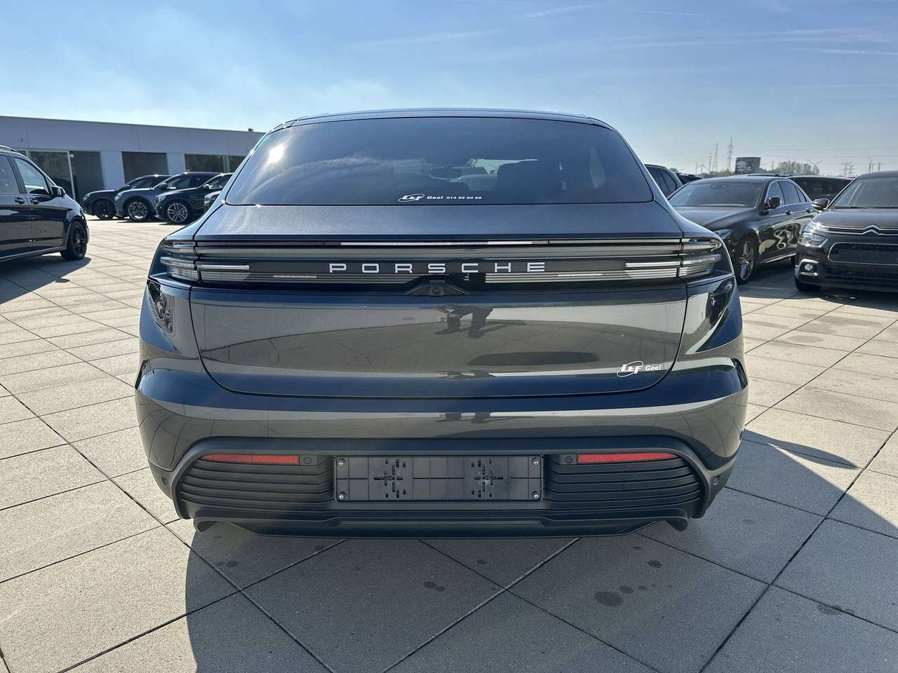 Porsche Macan ELECTRIC  Pano Dak Lederpakket 21" Bose — foto 5 van 19