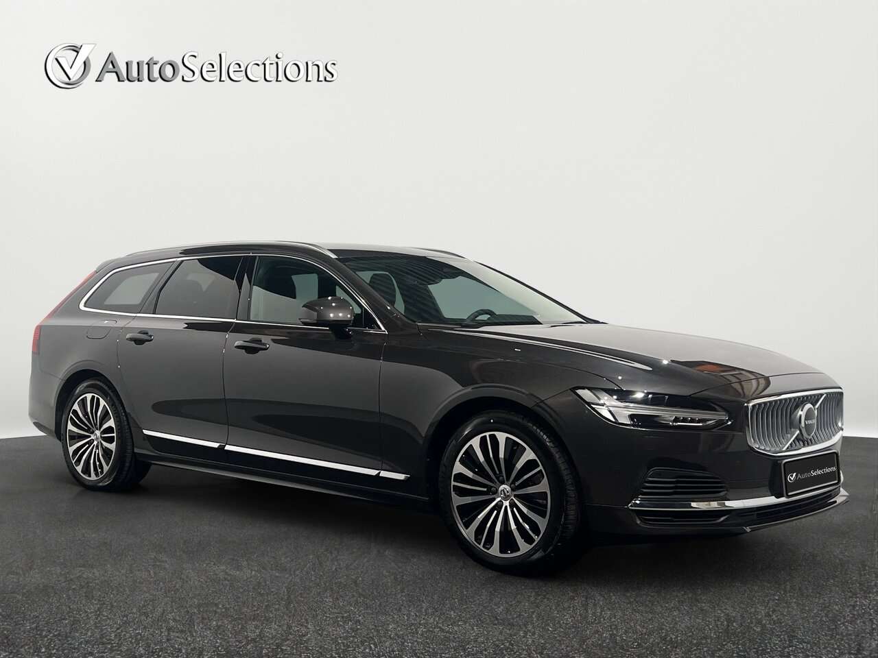 Volvo V90 T6 AWD Core Bright Harmann Kardon Trekhaak — foto 4 van 19