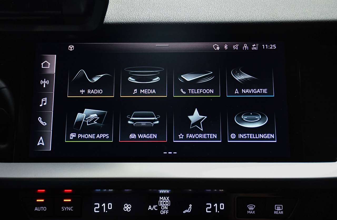 Audi A3 A3 Sportback 30 TFSI S line - NAVIGATIE / SMARTLINK / PDC / CC — foto 10 van 19