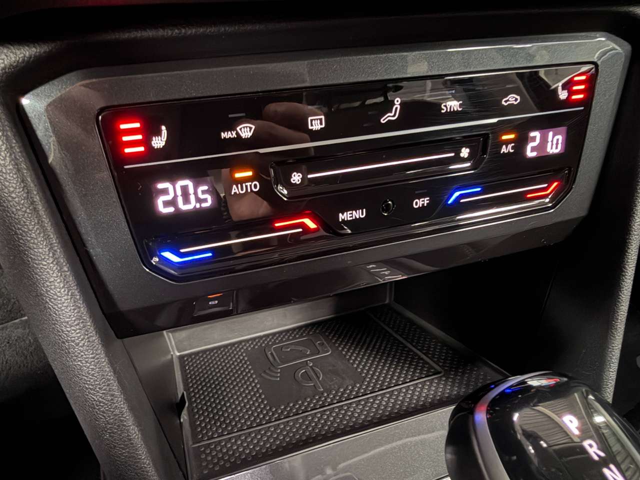Volkswagen Tiguan Tiguan eHybrid 1.4 Elegance DSG (180 kW) CAMERA*DAB*CARPLAY*NAVI*LED*ACC*PDC*AC3Zone*SoH 93,33% — foto 20 van 25