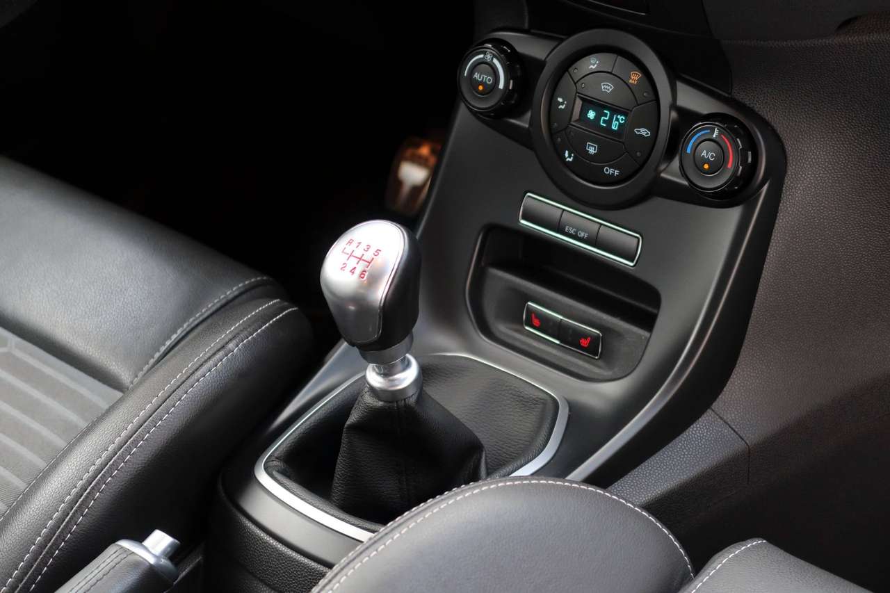 Ford Fiesta Fiesta ST 1.6 EcoBoost 182 pk / Slechts 47k km / Leder Recaro / 1j garantie — foto 19 van 23