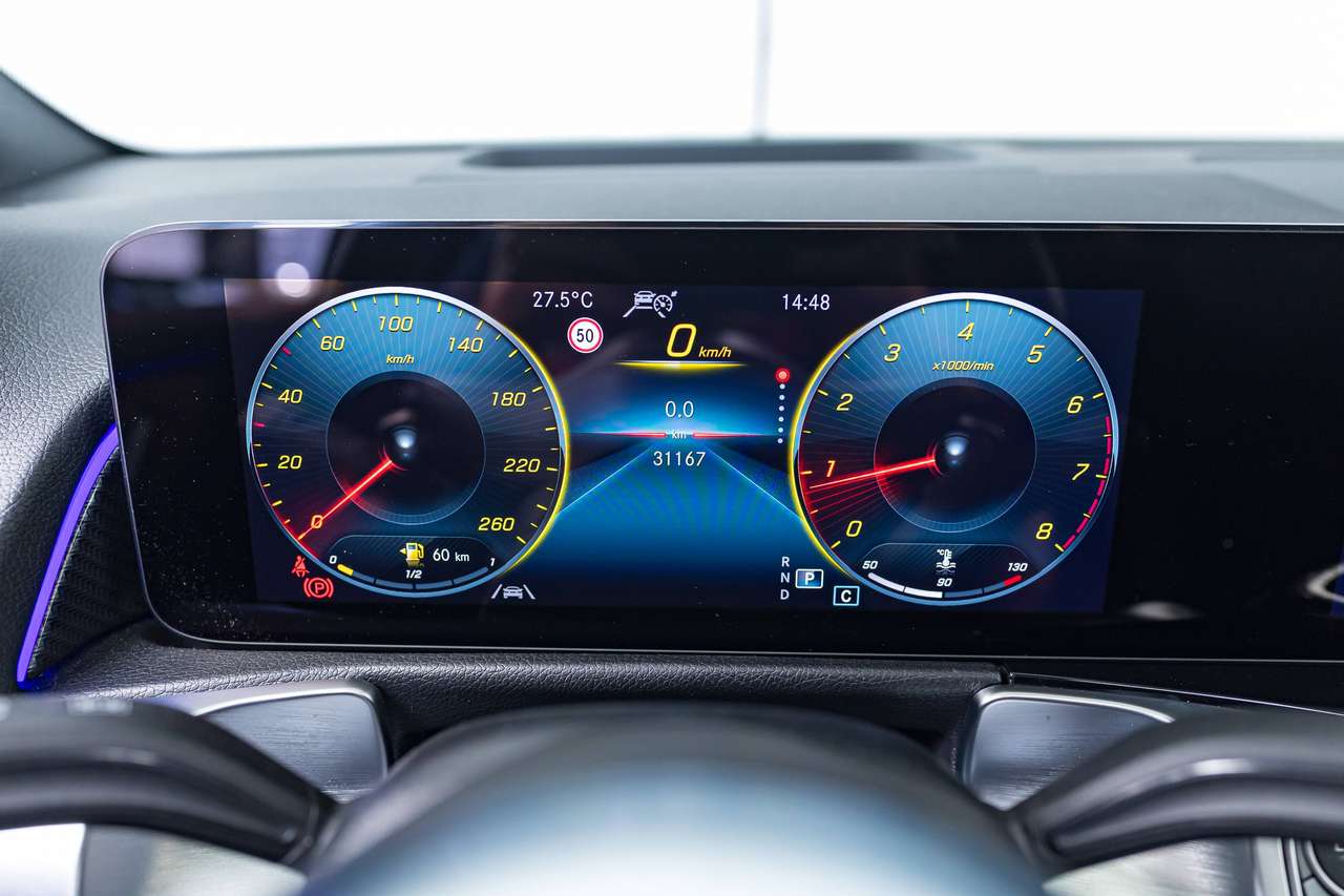 Mercedes-Benz GLB 180 AMG Line|CARBON|PANO|360°|HEAD-UP|SFEERVERL.|ZETELVERW|KEYLESS|ACC|LA|GARANTIE| — foto 22 van 25