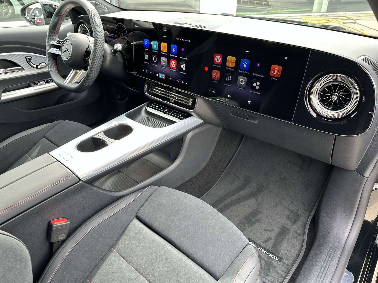 Mercedes-Benz CLA 250 + AMG LINE Electric — foto 19 van 19