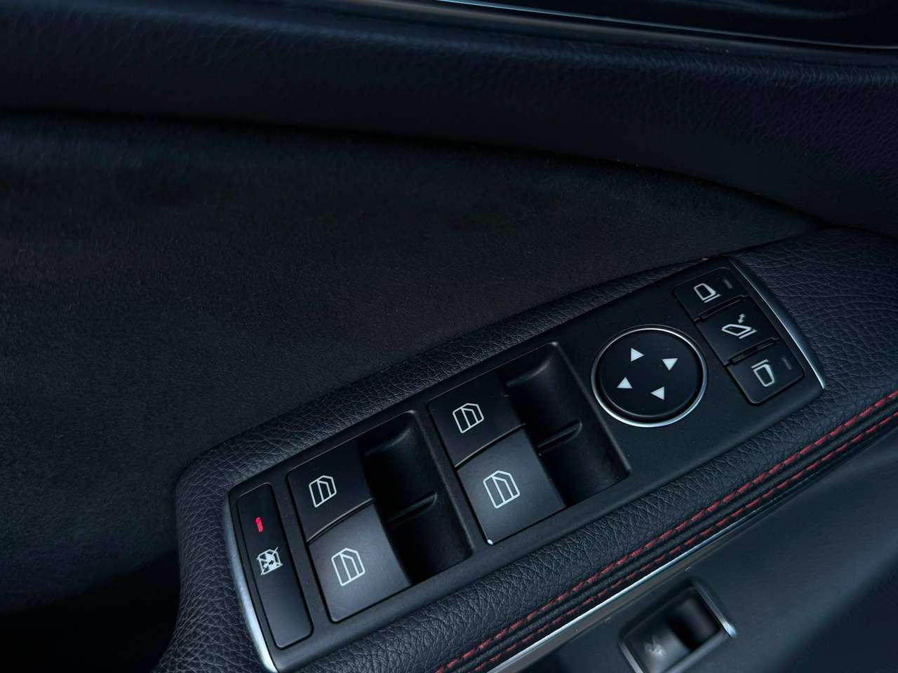 Mercedes-Benz CLA 200 Night Pack AMG LINE — foto 15 van 19