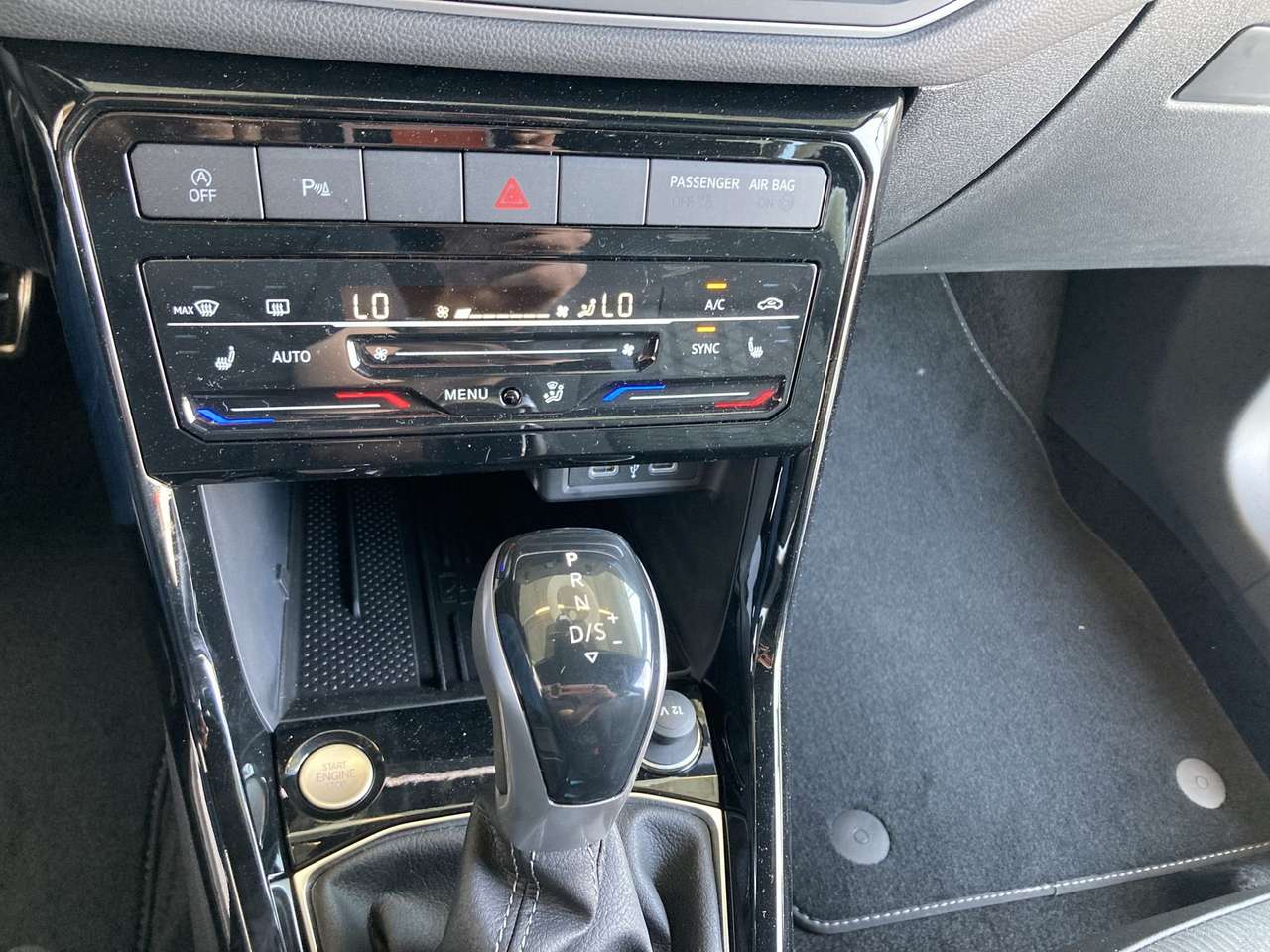 Volkswagen T-Cross R-LINE BENZINE AUTOMAAT  NIEUW 0KM — foto 13 van 19