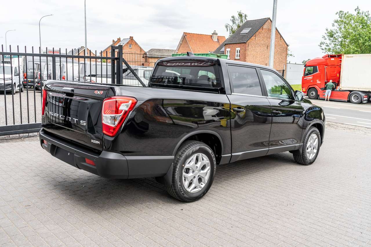 KGM Musso Grand 2.2D 4X4 Style - Automaat - 30.500ex — foto 3 van 19