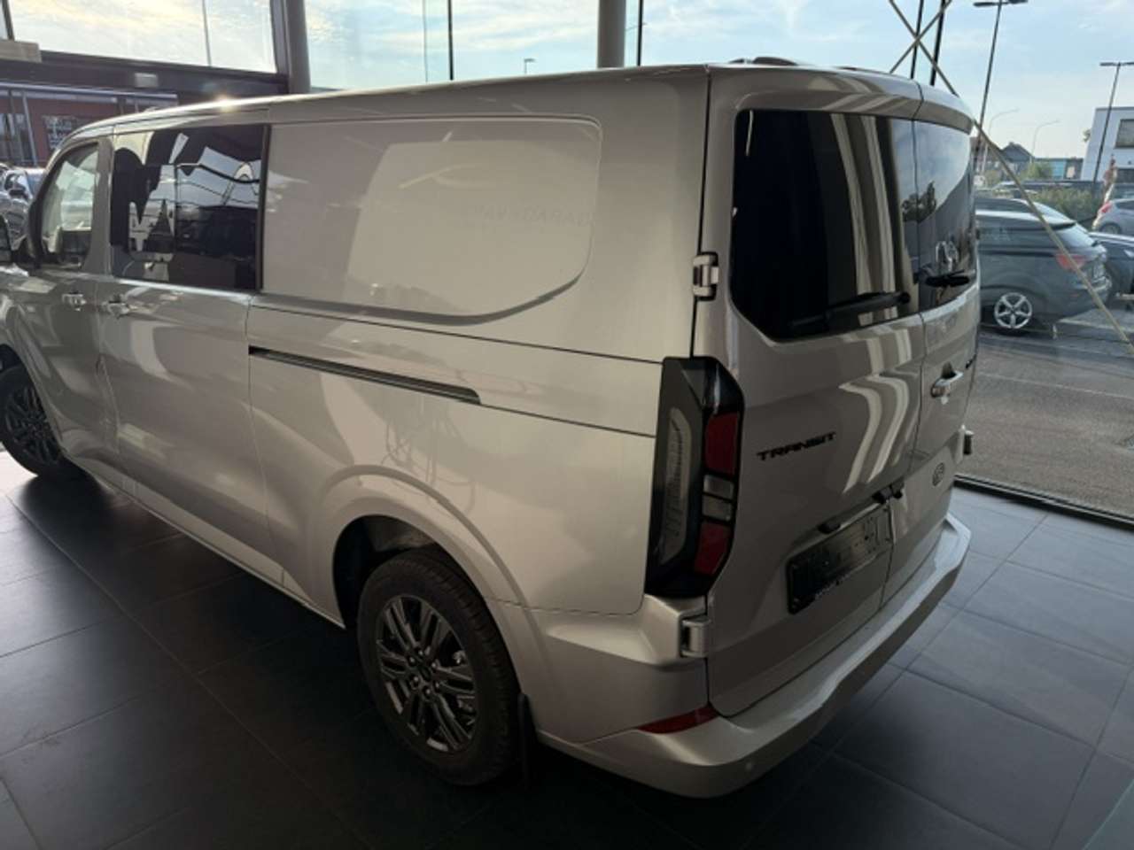Ford Transit Custom MULTI-USE L2 LIMITED-AUTOMAAT-38800+BTW 5J WAARBORG — foto 4 van 24