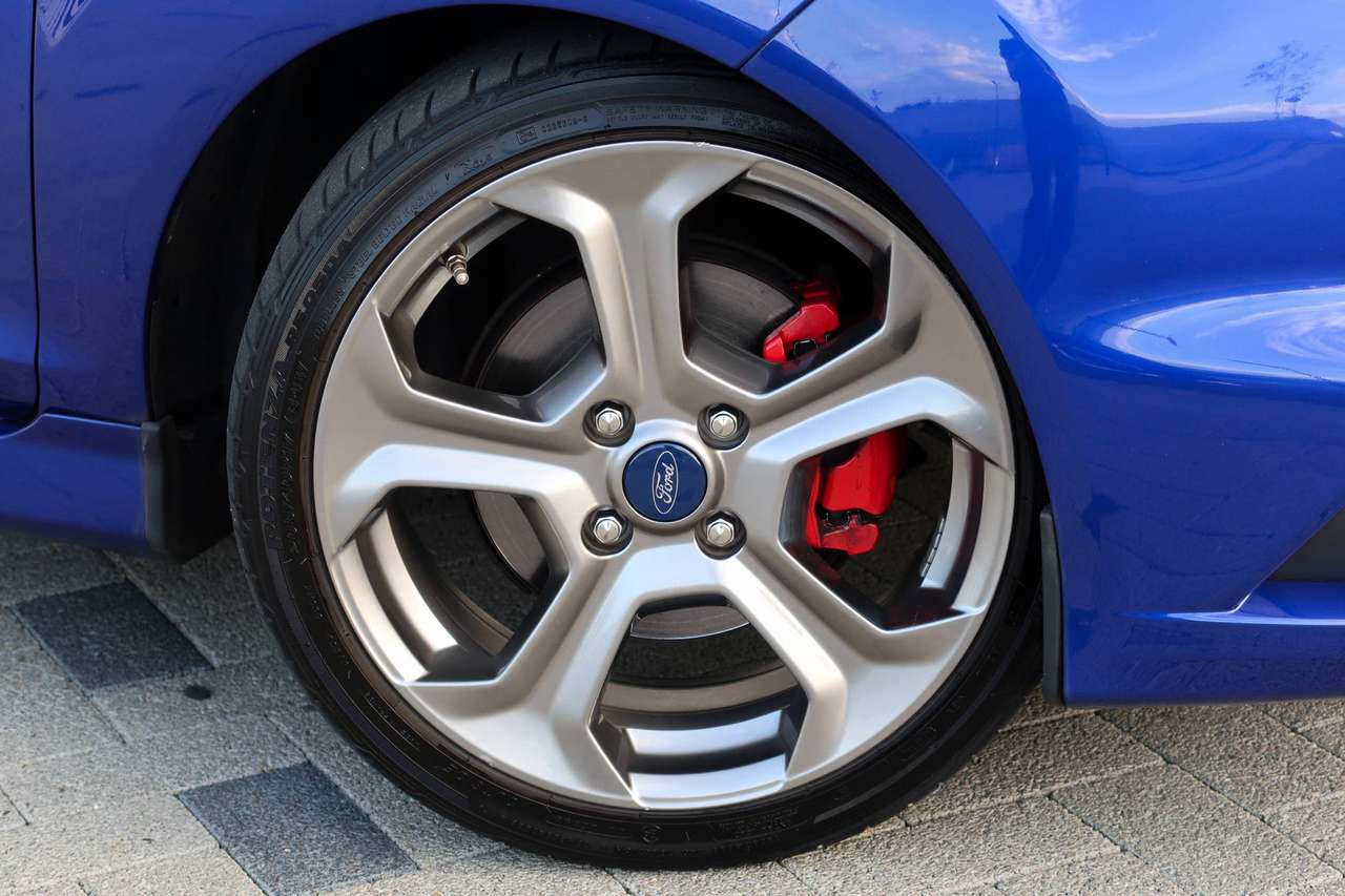 Ford Fiesta Fiesta ST 1.6 EcoBoost 182 pk / Slechts 47k km / Leder Recaro / 1j garantie — foto 4 van 23