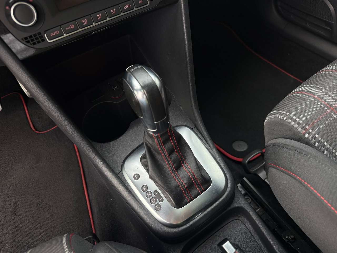 Volkswagen Polo GTI 1.4 TSI DSG Opendak 91000km Nieuwstaat !!! — foto 13 van 18