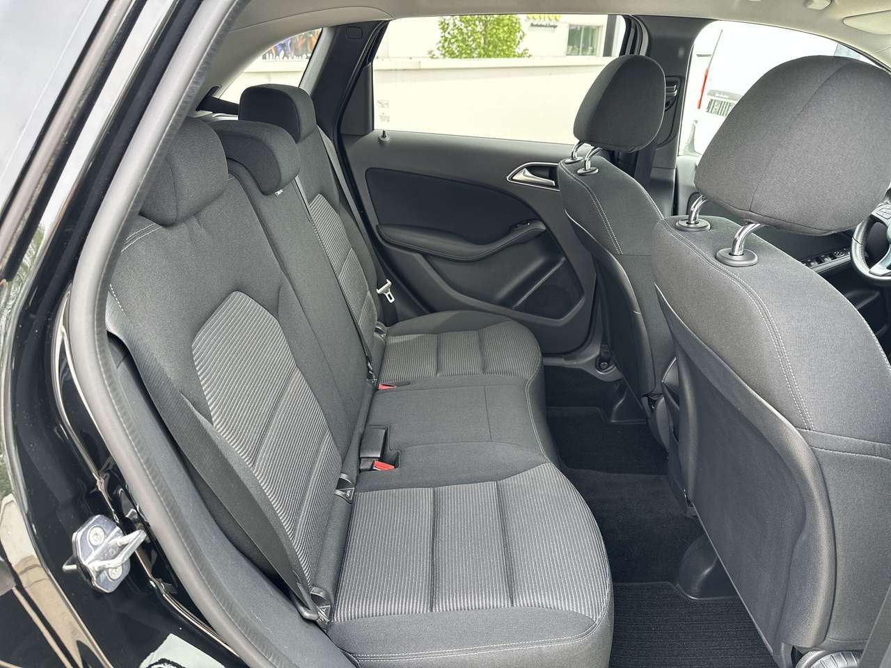 Mercedes-Benz B 180 B 180 PDC +Camera Privacy ramen  LED Verw. zetels — foto 15 van 18