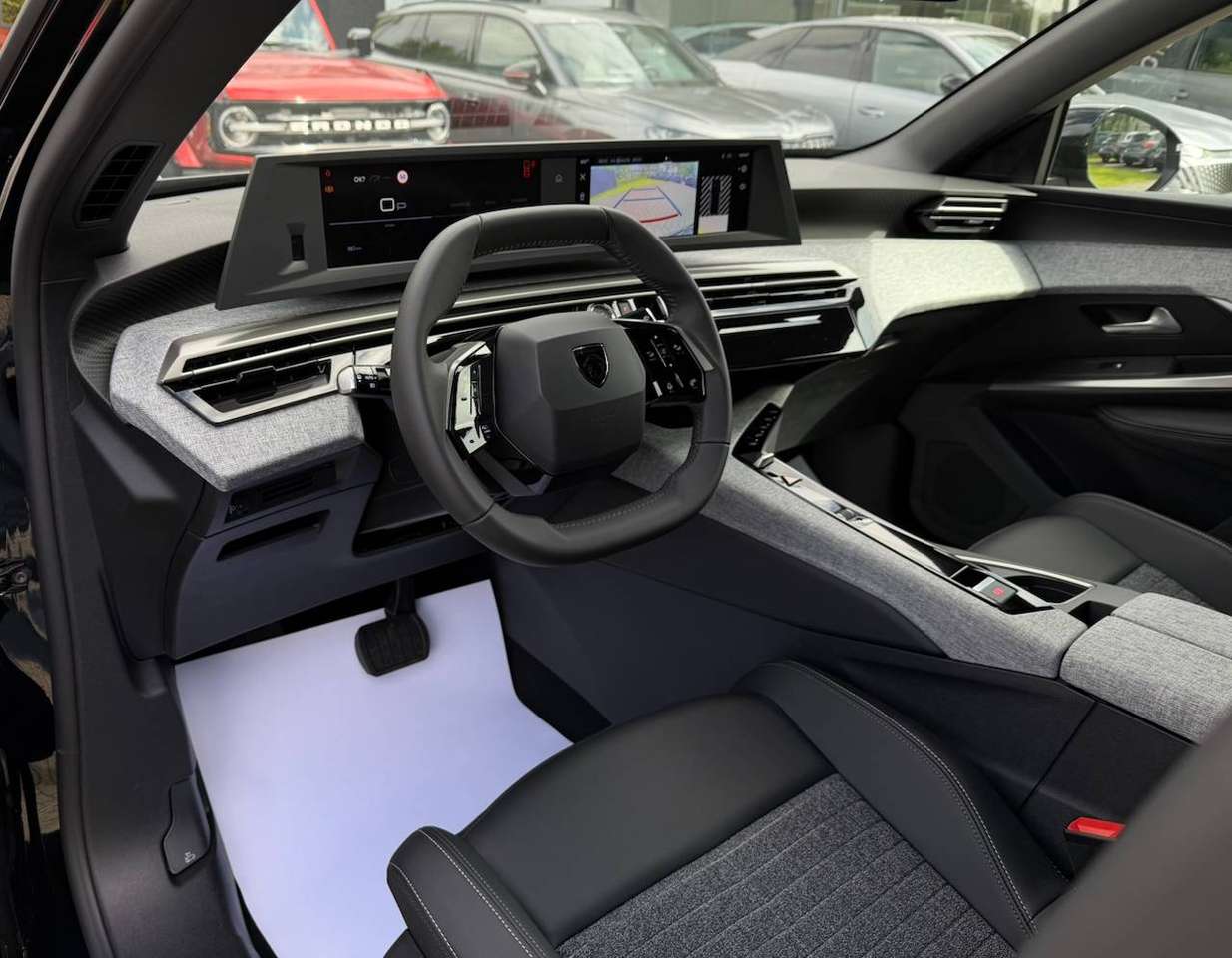 Peugeot 3008 MHEV ALLURE DISTRIBUTIEKETTING CAMERA KEYLESS CARPLAY — foto 4 van 15