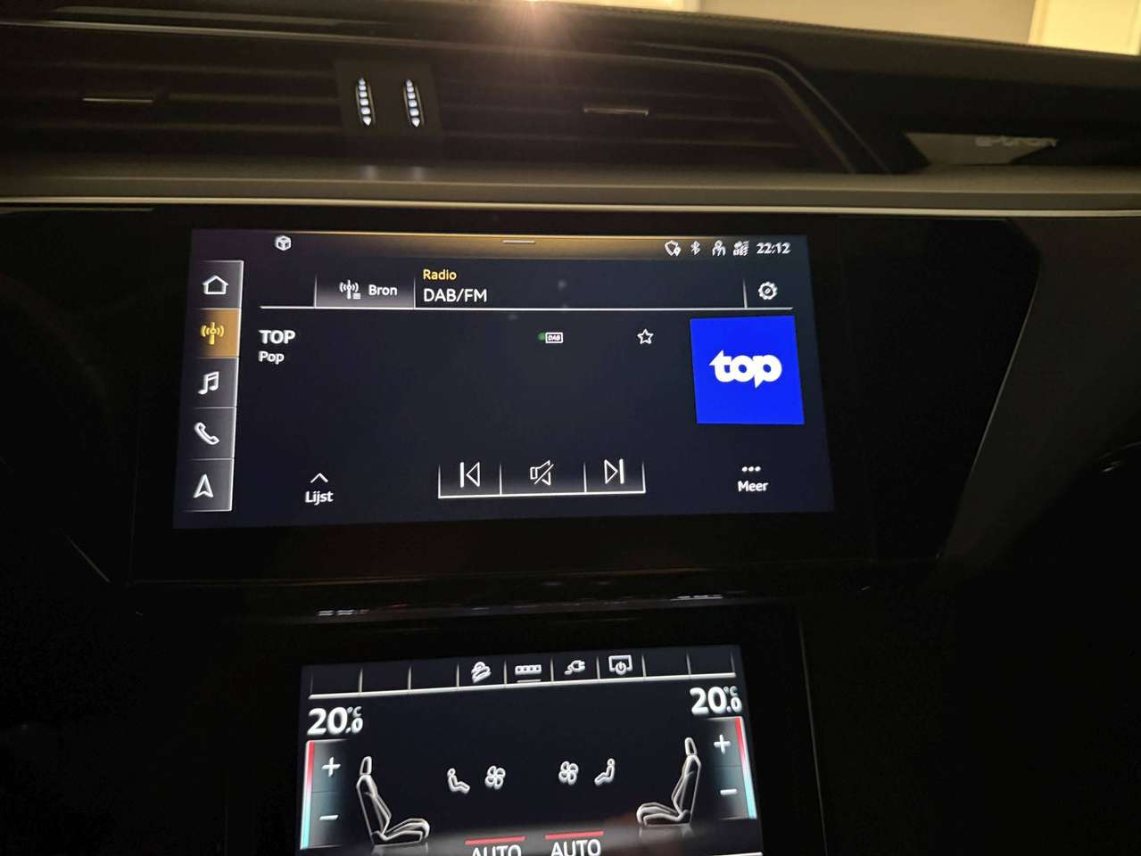 Audi Q8 e-tron QUATTRO 340PK * S-LINE  COMPETITION * BLACK PACK * 22" * LUCHTVERING * CAMERA * SITE ASSIST * ACC * — foto 11 van 25