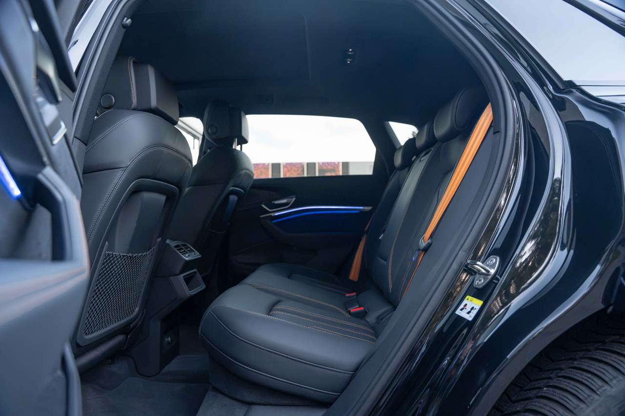 Audi e-tron 55 Quattro S-LINE/MATRIX//BLACKEDITION/94%SOH/PANO/NACHTZICHT/B&O/HUD/360° — foto 13 van 25