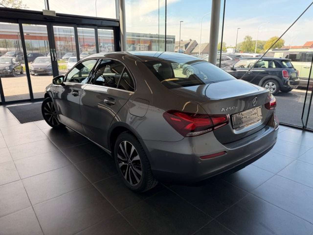 Mercedes-Benz A 250 250 PLUG-IN HYBRID AUTOMAAT+OPEN DAK-60000KM!!!! — foto 4 van 23