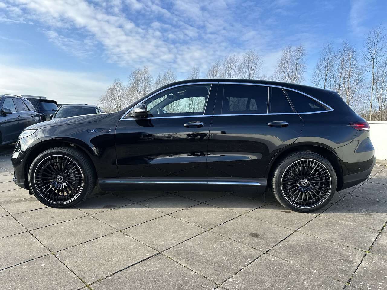 Mercedes-Benz EQC 400 4M AMG Leder 21" multi privacy ramen dodehoek — foto 5 van 19