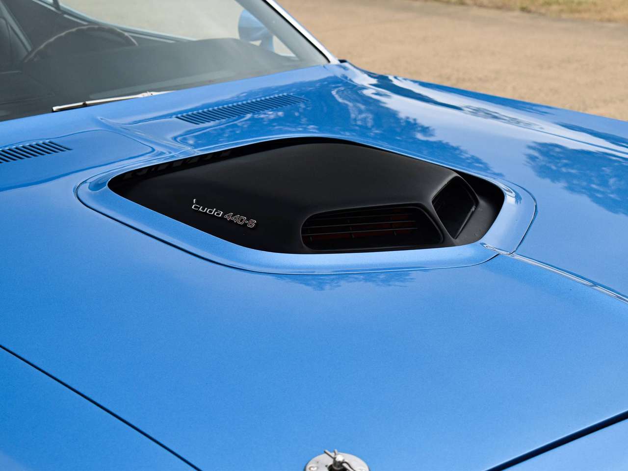 Plymouth Cuda 440-6 / B5 True Blue Metallic / Top Condition — foto 12 van 25