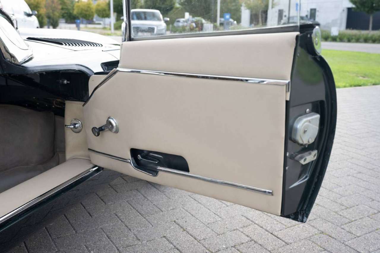 Jaguar E-Type 4.2 Cabrio — foto 22 van 25