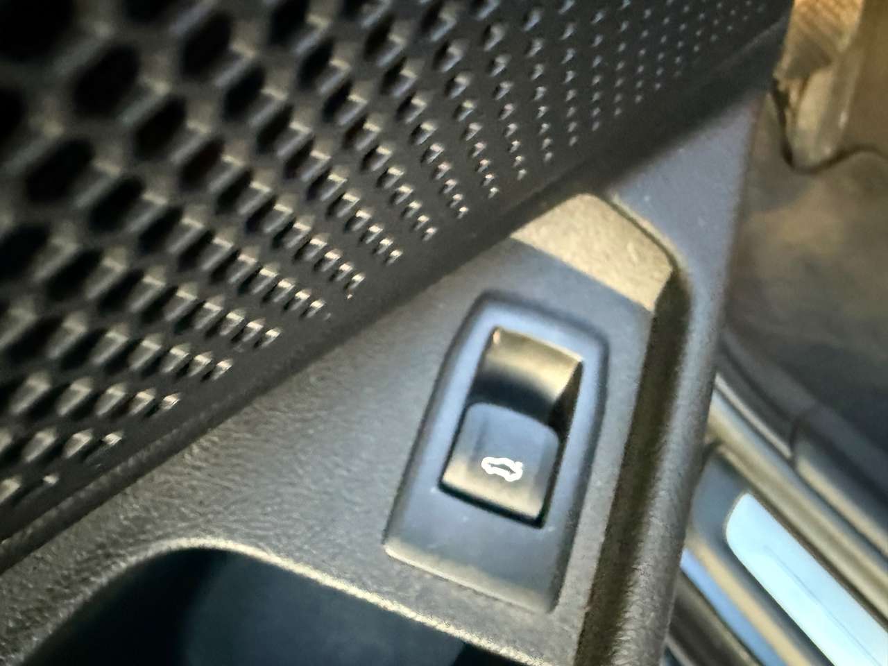BMW 318 iA Break Sport Panorama Sport seats Led M-Alu 72000km — foto 17 van 19